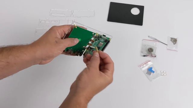 GeeekPi Raspberry Pi 4 Set-Top Box Kit with Full Size HDMI Ports! смотреть онлайн