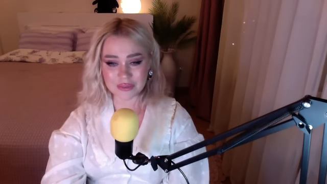 18.01.2023 | Маруся на СТРИМЕ | Читаем фф о Вигу смотреть онлайн