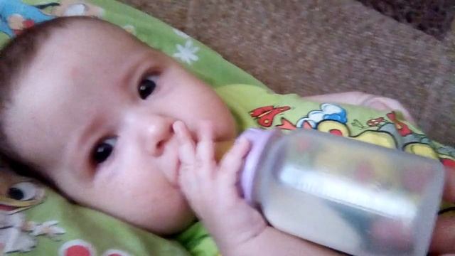 Учимся кушать сами..)