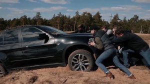 Range Rover Velar on OFFROAD VS VW TOUAREG 2019