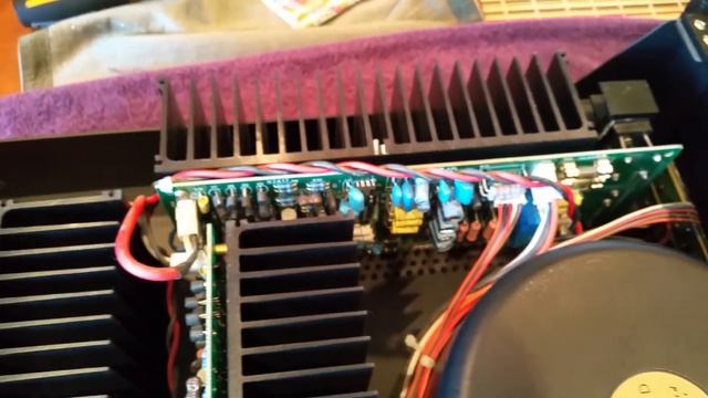 Parasound 1205a NAKED! 200 WPC @ 4ohm смотреть онлайн
