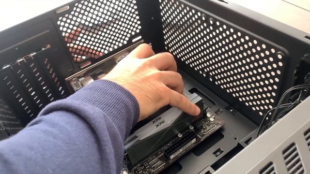 ❗Ensamblamos la PC GAMER de LAMARMOTAESPACIAL❗ | ENSAMBLE + BENCHMARK | HUDYC смотреть онлайн