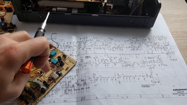 Grundig satellit 500. Ремонт. Частина 2 смотреть онлайн