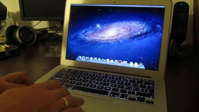 Macbook Air A1369 problem z ekranem/screen problem смотреть онлайн