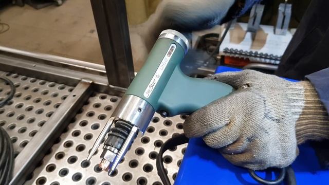 Пистолет аппарата конденсаторной сварки Tesla sw 2500 смотреть онлайн