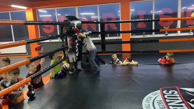 #муайтай #тайскийбокс Соревнования по тайскому боксу дети 5 лет в #fight_club_sunrise смотреть онлайн