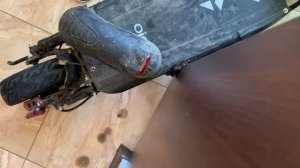 Чиним прокол бескамерной шины на электросамокате