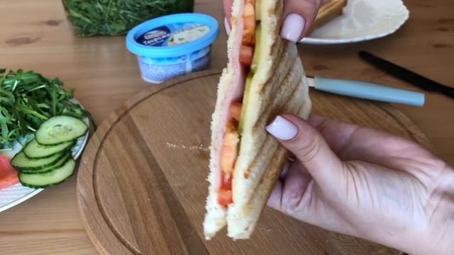 Сэндвич с карбонатом и сыром, лосось и творожный сыр,руккола/Breakfast смотреть онлайн