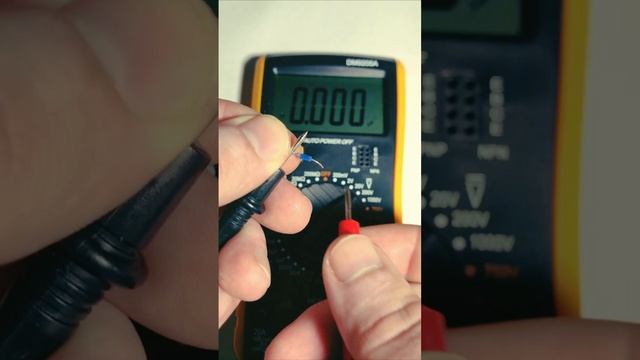 Как проверить динистор ( Diac ) DB3 с помощью мультиметра #динистор #diac #мультиметр #диак #db смотреть онлайн