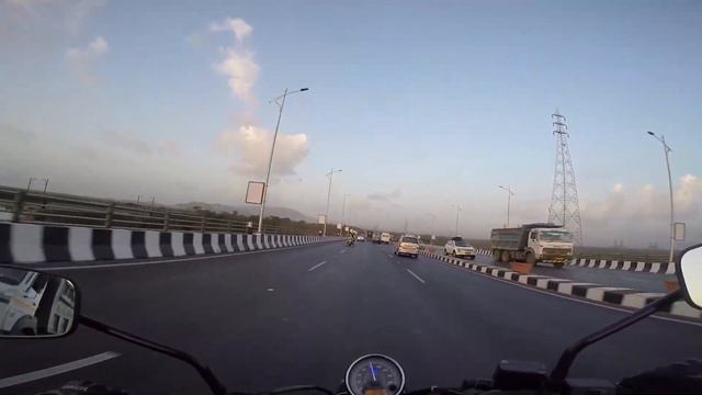 GoPro Hero 4 Mic Adapter | Don't Break Traffic Signal (Mumbai City Ride) смотреть онлайн