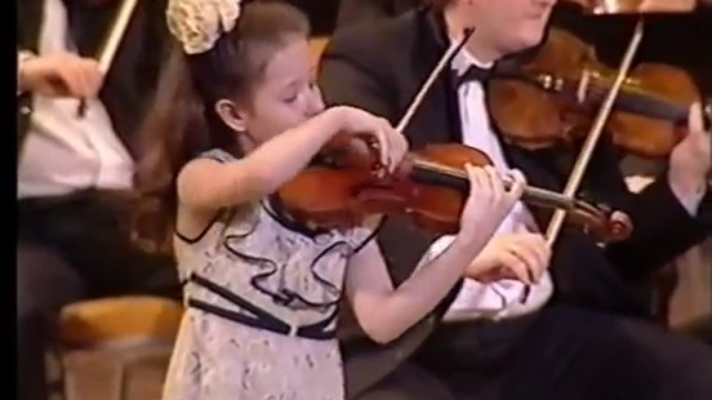 Anna Savkina (violin, 12 y.o.) - Henryk Wieniawski - Polonaise No 1 in D major смотреть онлайн