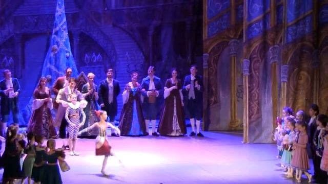 "Щелкунчик" Арлекино и Коломбина 11 02 2017 Балетная школа М.Вежновец смотреть онлайн