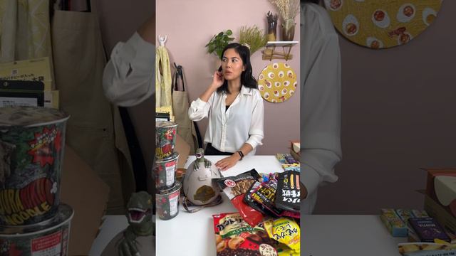 WHAT’S IN THE BOX 🍡 Japan Snack Haul смотреть онлайн