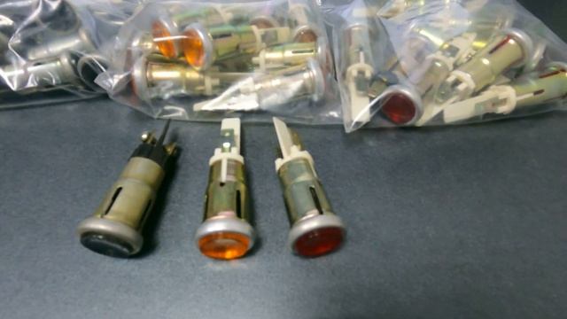 Контрольна лампа приборів МТЗ Т-25 смотреть онлайн