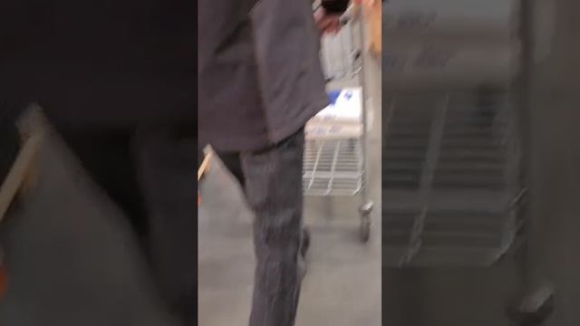 Носки вместо обуви, резиновые сапоги в любую погоду или вообще босиком! /Странности новозеландцев?? смотреть онлайн