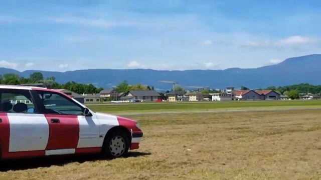 Франция#Аэродром и коровы?#L'aerodrome et les vaches смотреть онлайн