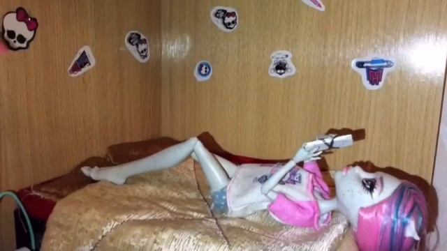 Бесконечные сообщения//Рошель смотреть онлайн