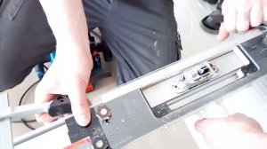 Фрезеруем скрытые петли в алюминиевую коробку фрезами по дереву. И смотрим что из этого может выйти