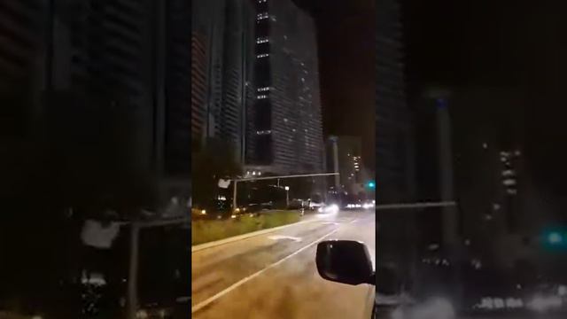 Прогулка по ночному Майами смотреть онлайн