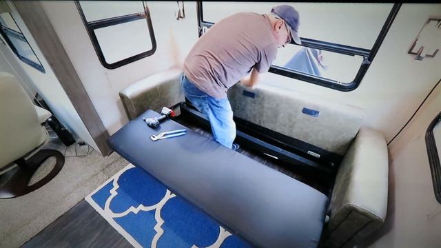 How I took apart my Lippert Trifold sofa bed смотреть онлайн