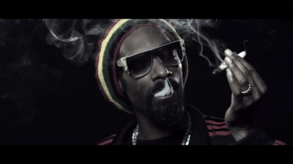 Snoop Dogg Feat. Wiz Khalifa - French Inhale