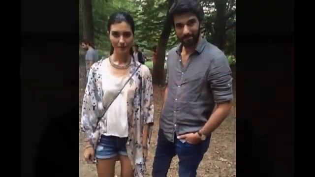 Туба Бюйюкюстюн очень зол на слова Энгина Акюрека, напряжение между ними нарастает! смотреть онлайн