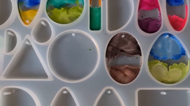 #67. Resin - Stunning Petri Art Feathery Pendants! A Tutorial By Daniel Cooper