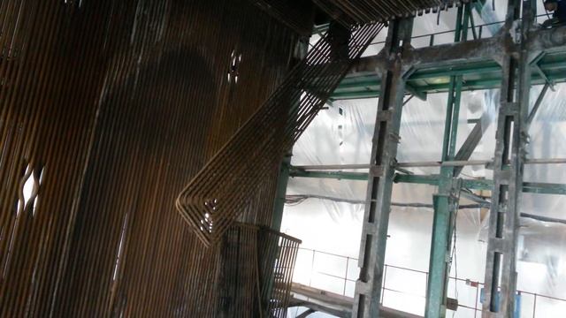 КВГМ - 100 Вырезка экономайзера. Котел на котельной завода Малая химия г. Ставрополь смотреть онлайн