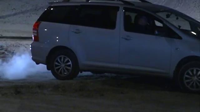 Перекрыли съезд с улицы Авиаторов на улицу Партизана Железняка