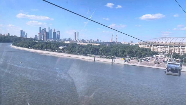 Поездка по канатной дороге на Воробьёвых горах