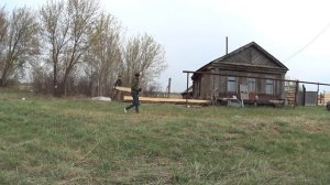 Делай крутой забор из горбыля получается супер !!!