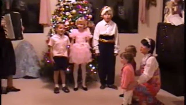 Маленькой ёлочке холодно зимой смотреть онлайн