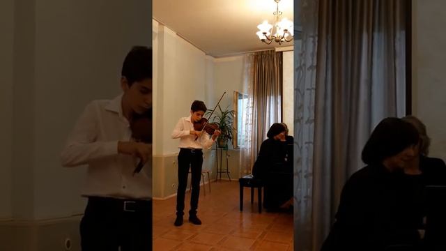 Ароян Арутюн.13 лет. А. Хачатурян Колыбельная - ре минор из балета "Гаянэ" смотреть онлайн