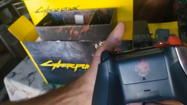 Unboxing XBOX ONE X CYBERPUNK 2077 EDITION смотреть онлайн