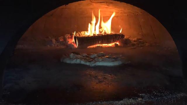 Hearthstone Brewery Smoked Beef Cheek Pizza смотреть онлайн