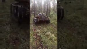 Едем по лесу. Вездеход Охотец.