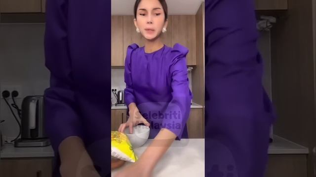 Sajat Buat Kuih Talam Pandan Hari Ni.. смотреть онлайн