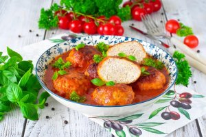 КАК ПРИГОТОВИТЬ БИТОЧКИ ИЗ ФАРША С ПОДЛИВКОЙ НА СКОВОРОДЕ