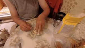 ТЕСТО ДЛЯ РЫБАЛКИ НА КАРАСЯ ИЗ ОВСЯНОГО ПЕЧЕНЬЯ. КАРАСЬ, ЛИНЬ, КАРП, ПЛОТВА КЛЮЕТ ВСЕ ЛЕТО !!