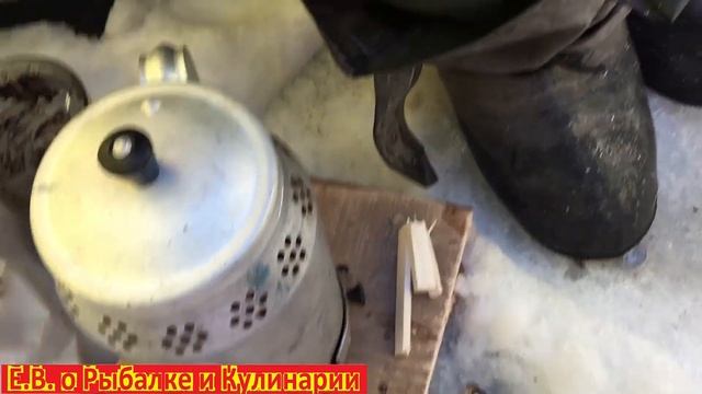 Советская,походная печь щепочница.Печь СССР,щепочница проверяем ее в деле пытаемся обогреться зимой смотреть онлайн