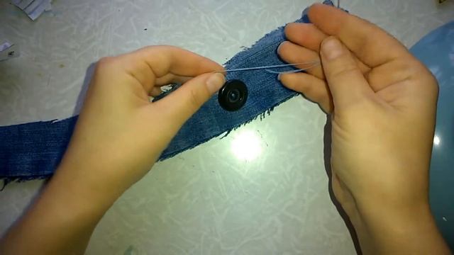 Как пришить пуговицу без видимых и ощутимых узелков. И как просто убрать нитку. Советы.