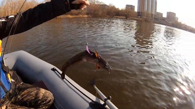 Открытие лодочного сезона НА ГОРОДСКОМ ПРУДУ Екатеринбурга на новой лодке Хантер-320, ловля судака смотреть онлайн