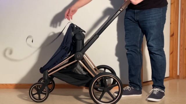 Cybex Priam (2023): How to Remove the Fabrics смотреть онлайн