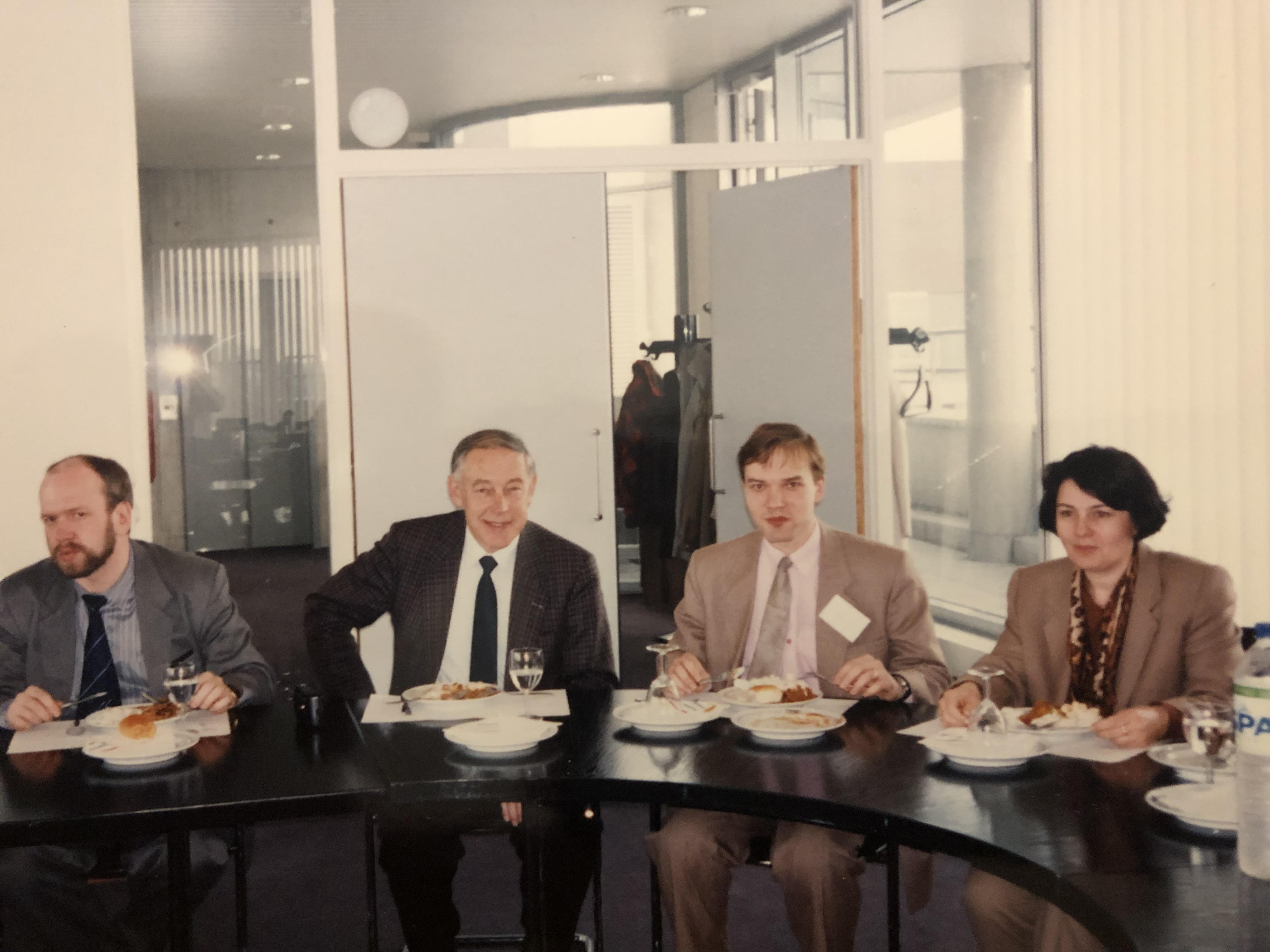 Держите меня семеро!