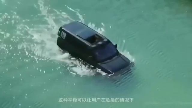 BYD в экстренной ситуации может держаться на воде в течение 30 минут и развивать скорость 3 км/ч. смотреть онлайн