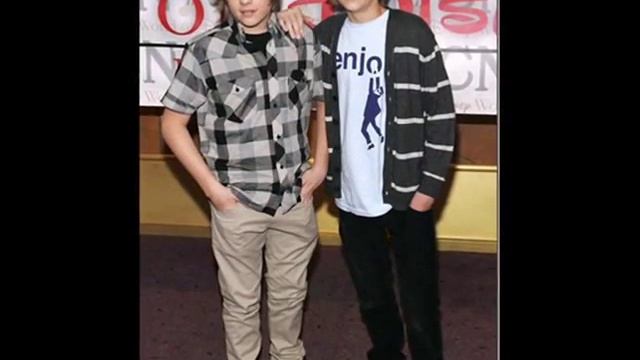 Сole and Dylan Sprouse смотреть онлайн