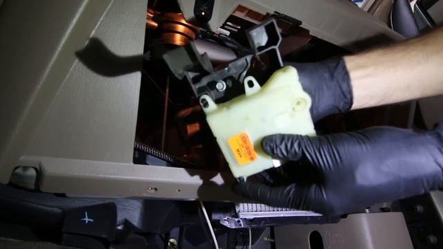 How To Replace The Heater Core in 1999 - 2004 Ford Trucks смотреть онлайн