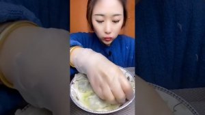 Китайцы едят на камеру / Асмр еда.
