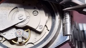 Часы ориент,спешат на 30 минут за 1 час,в чем причина?