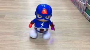Игрушка Робот Капитан Америка, танцует и светится.